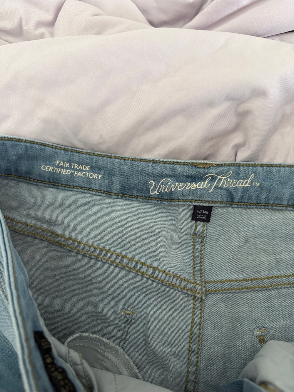 Universal Thread Light Wash Men’s Slim Jeans